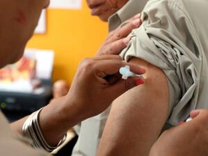IMSS promueve el envejecimiento saludable con enfoque en buen trato y empatía