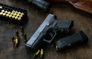 FGR Obtiene Sentencia Condenatoria en Contra de Tres Personas por Posesión de Armas de Fuego, Cartuchos y Cargadores