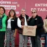 Entregan 2 mil Tarjetas del Programa Mujeres con Bienestar en Atlacomulco