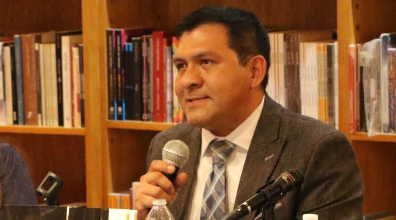 Presentan el libro «Bajo el cielo ceniza» de José Landa