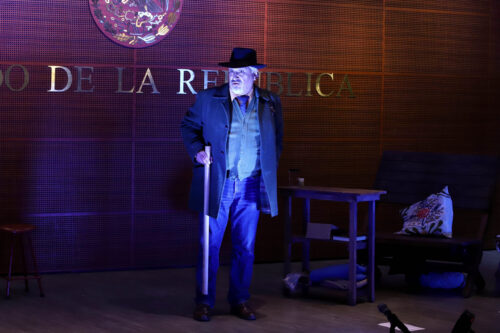 Entre la Locura y la Crítica Social, Gógol Llega al Senado