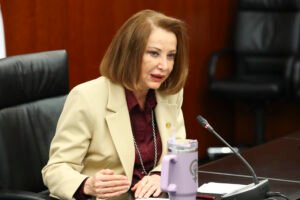 Iniciativa Busca Eliminar Doble Nacionalidad en Altos Cargos
