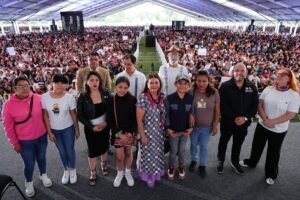 CDMX Destina 704 Millones de Pesos a Útiles y Uniformes Escolares