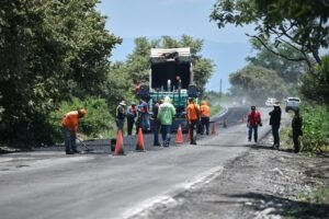 Margarita González Supervisa Obras Carreteras por más de 30.8 mdp en Jonacatepec y Axochiapan
