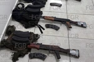 Aseguran 12 Fusiles y Detienen a 11 Personas en Escuinapa