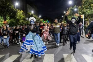 Con Disfraces y Música, Recorren el Mictlán en la CDMX